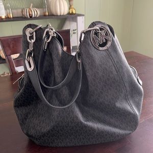 Large Michael Kors Signature Tote (small logo)